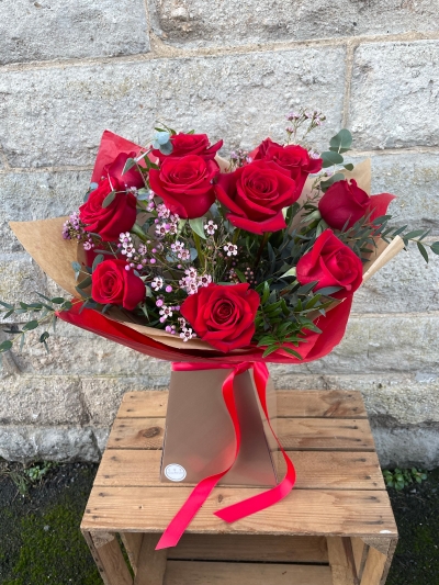 Valentine's Day Luxury 12 Red Rose Bouquet