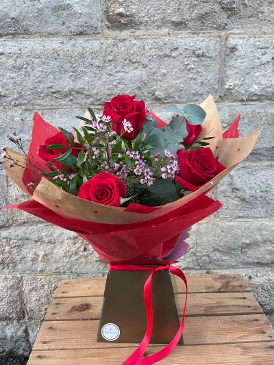 Valentine's Day Luxury 6 Red Rose Bouquet